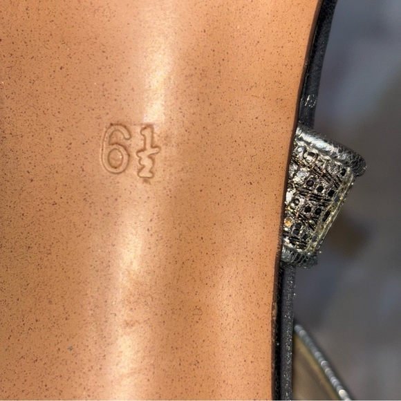 2/$30 Kelly & Katie Women’s Metallic Silver & Gold Strappy Sandals Size 6.5 - Picture 7 of 8